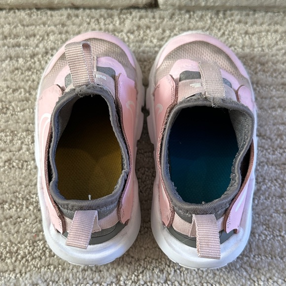 Little Girl Nike Shoes 9C - Picture 4 of 7